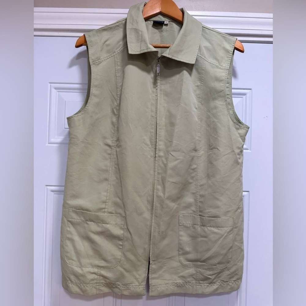 Infinity women’s vest with zipper size 42 Large​